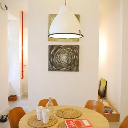 Stylish In The Center With Air Conditioning דירה *
