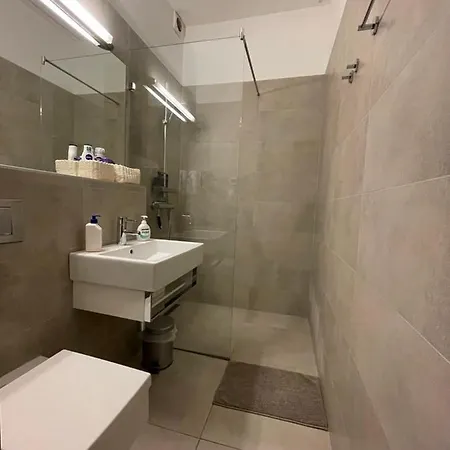 Stylish In The Center With Air Conditioning Apartment *