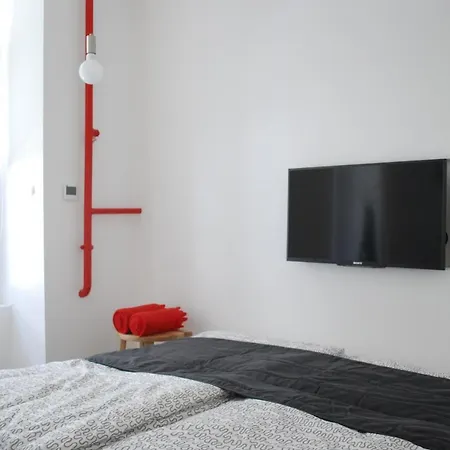 Stylish In The Center With Air Conditioning