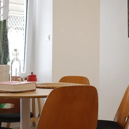 Apartment Stylish In The Center With Air Conditioning